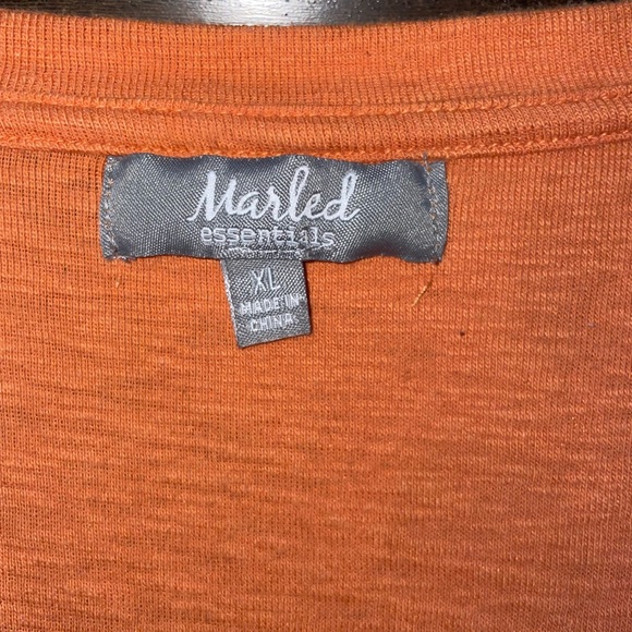 Vneck pocket tee sz xl. - Picture 2 of 2